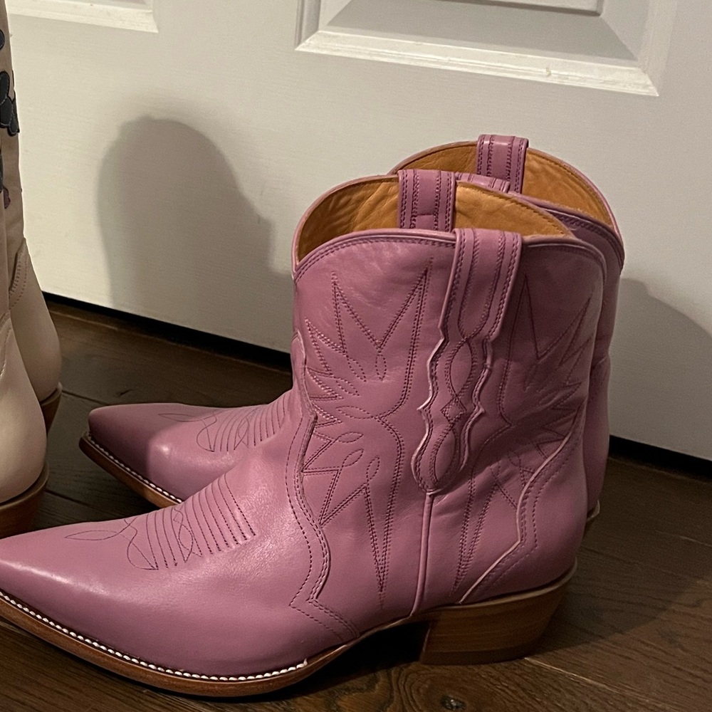 SOLD ❌❌BRAND NEW tecovas the Lynn in Orchid